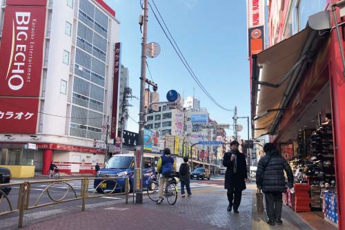 三軒茶屋ビジョン 三軒茶屋駅前の屋外広告 株 フレッシュタウン