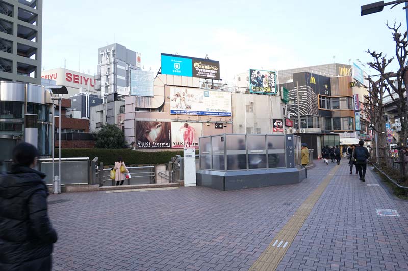 三軒茶屋ビジョン 三軒茶屋駅前の屋外広告 株 フレッシュタウン